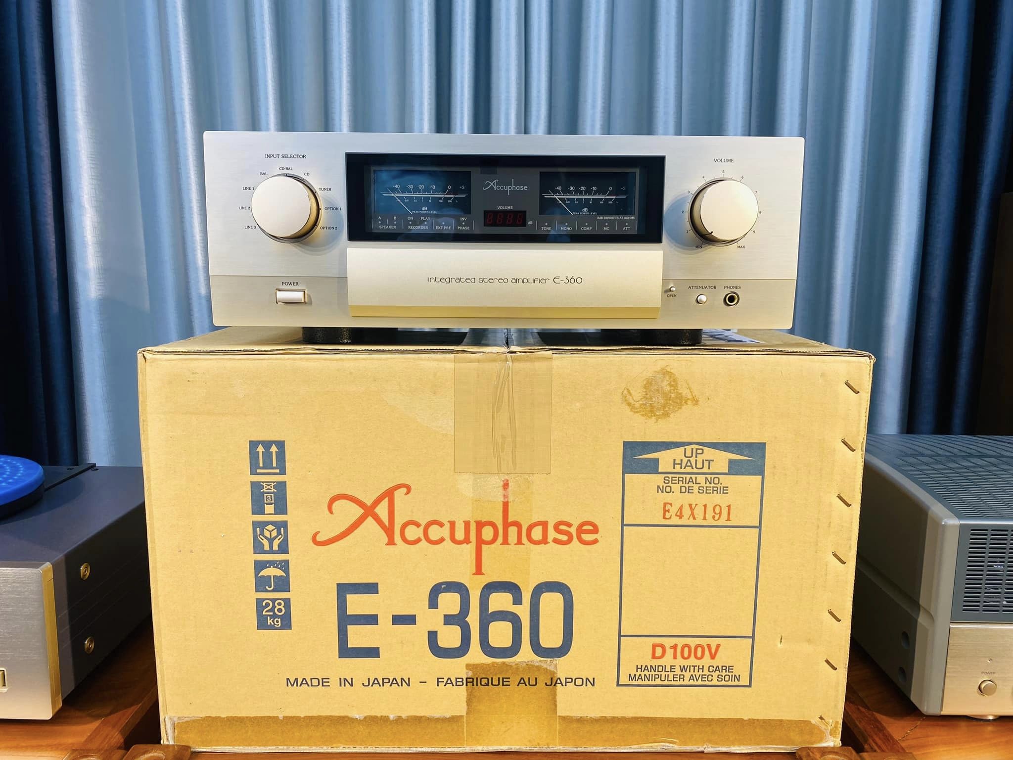 ACCUPHASE E-360